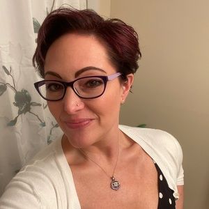 Meet your Posher, Dana